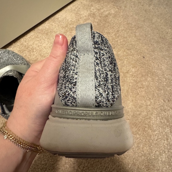 APL Women's TechLoom Bliss Heather Grey/ White / Black Athletic Propulsion Labs - Picture 3 of 8